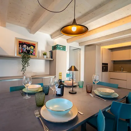 New 2024 - Ancient - Where Classic Style Meets Modern Design And Comforts - Larihome A41 Apartment Gravedona
