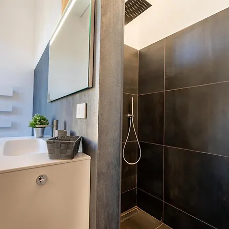 Apartment New 2024 - Ancient - Where Classic Style Meets Modern Design And Comforts - Larihome A41 *