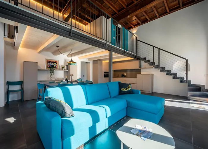 New 2024 - Ancient - Where Classic Style Meets Modern Design And Comforts - Larihome A41 Gravedona