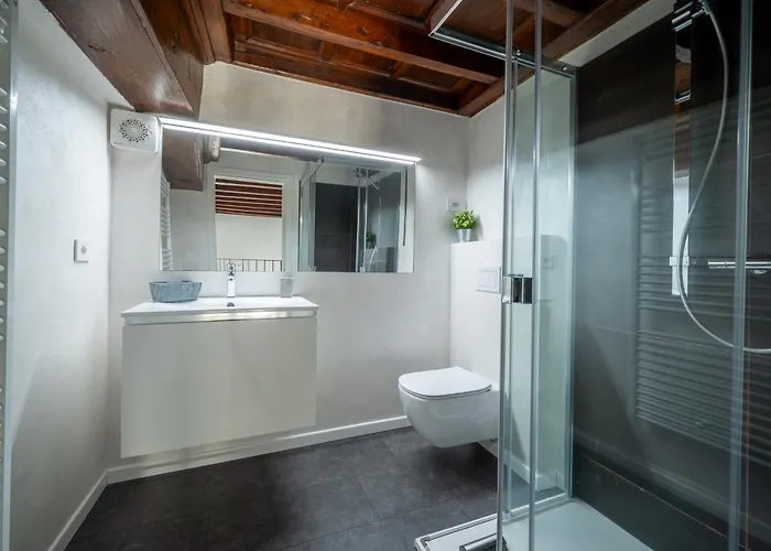 Lejlighed New 2024 - Ancient - Where Classic Style Meets Modern Design And Comforts - Larihome A41