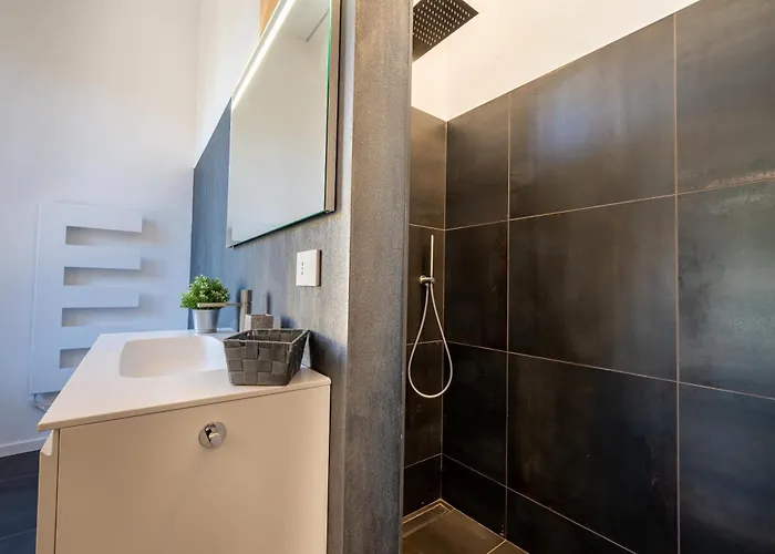 Appartement New 2024 - Ancient - Where Classic Style Meets Modern Design And Comforts - Larihome A41 *