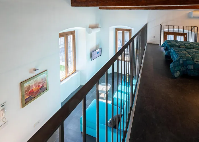 New 2024 - Ancient - Where Classic Style Meets Modern Design And Comforts - Larihome A41 * Gravedona