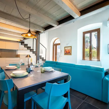 New 2024 - Ancient - Where Classic Style Meets Modern Design And Comforts - Larihome A41 Gravedona