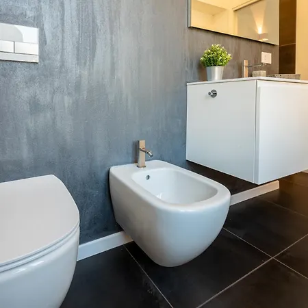 New 2024 - Ancient - Where Classic Style Meets Modern Design And Comforts - Larihome A41 Gravedona